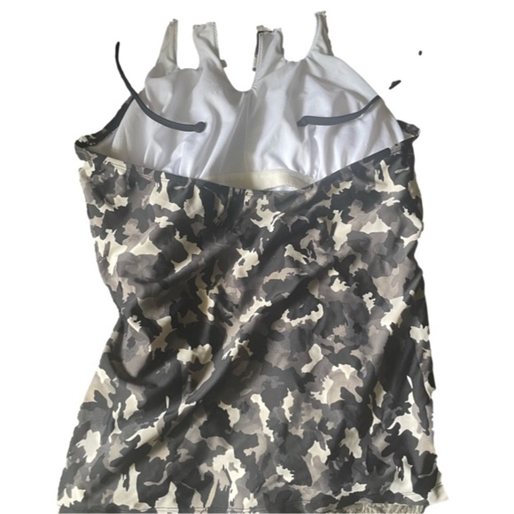 Camo swim top size large - Picture 3 of 4